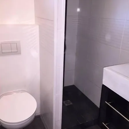 Apartment 2 Chambres, Avec Piscine, 100 Metres De La